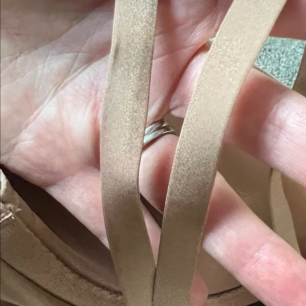 NWT Skims Weightless Scoop Bra Sienna, 32C - Picture 10 of 10